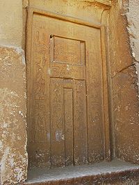 200px-false_door_of_an_imhotep.jpg